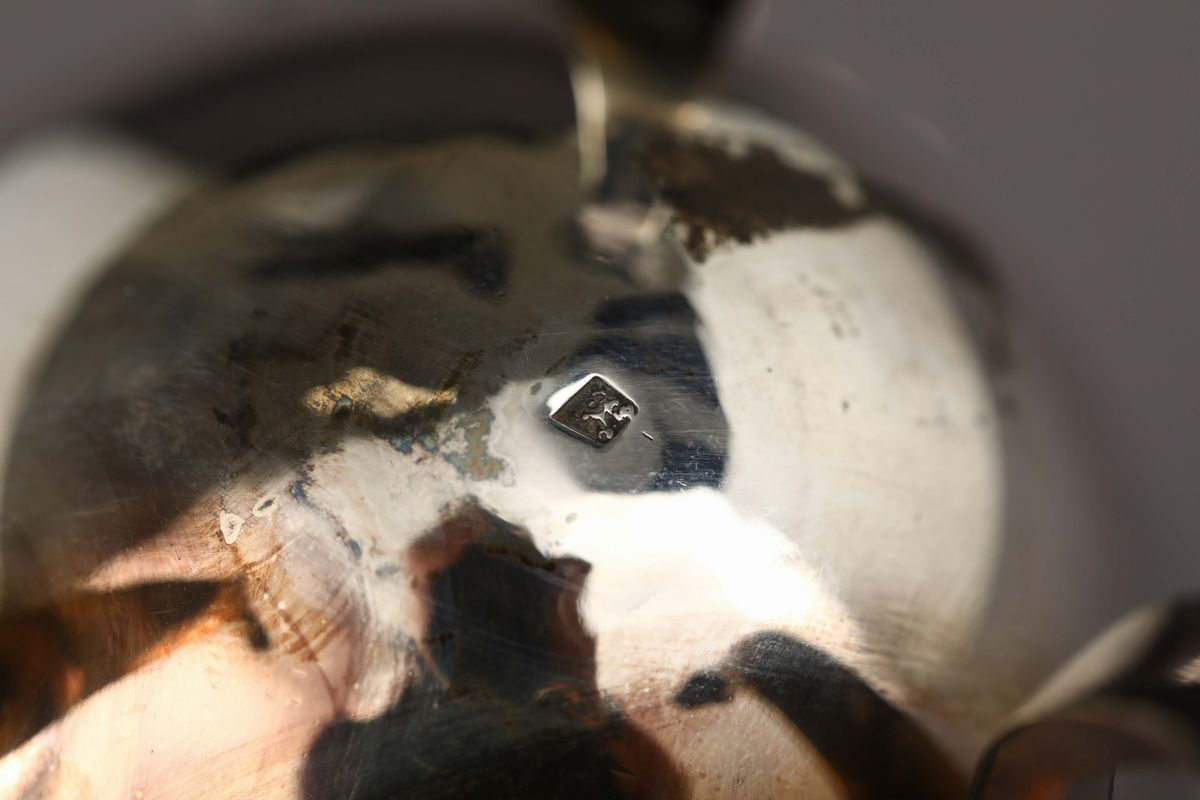 Caffettiera in Argento Fuso, Sbalzato e Cesellato, Parigi, Marchi di Garanzia in Uso dal 1809 al ...