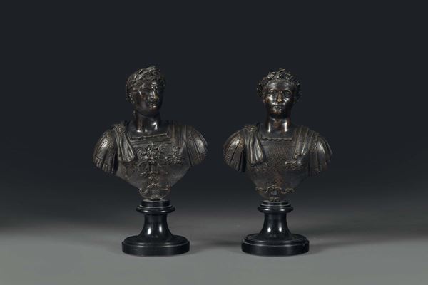 Coppia di busti di imperatore in bronzo fuso e cesellato. Fonditore italiano e francese del XVII secolo