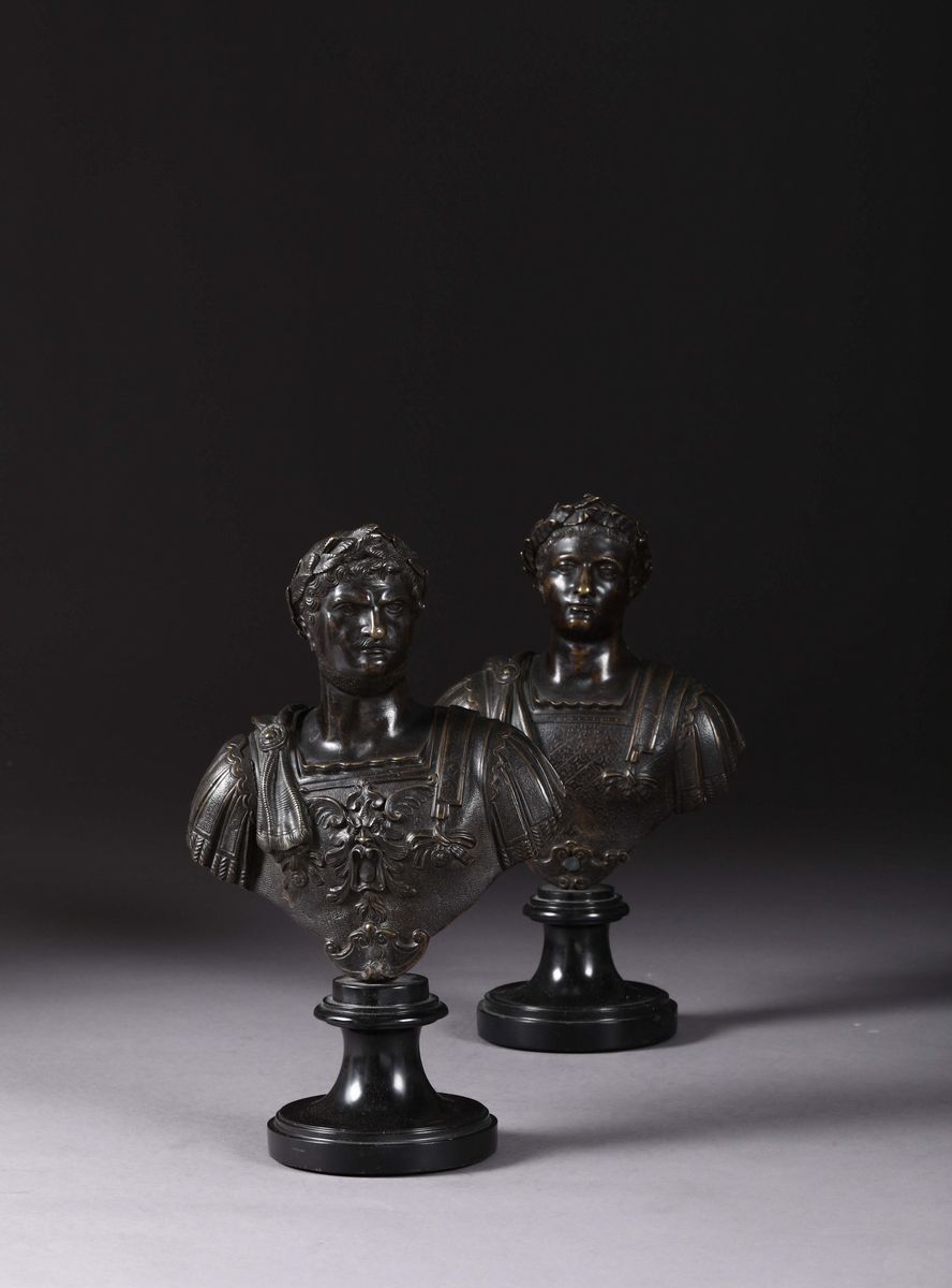 Coppia di Busti di Imperatore in Bronzo Fuso e Cesellato. Fonditore Italiano e Francese del XVII ...