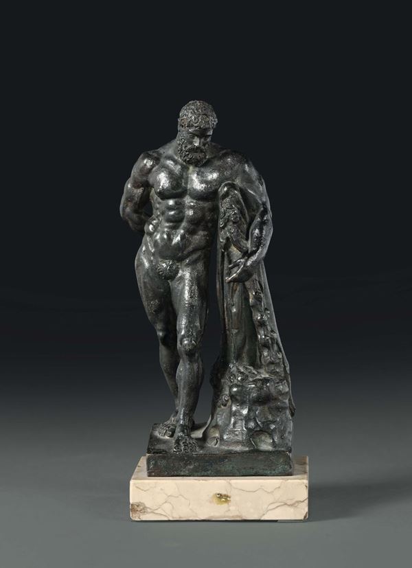 Ercole Farnese in bronzo fuso e cesellato. Fonditore italiano del XIX secolo