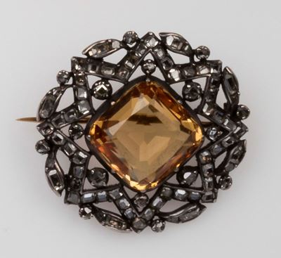 Spilla con Topazio e Diamanti di Vecchio Taglio