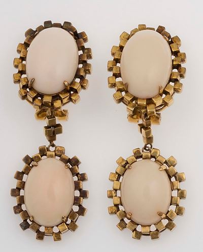 Orecchini Pendenti con Corallo Rosa