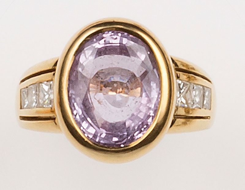 Anello con ametista taglio ovale e diamanti taglio princess sul gambo  - Asta Fine Jewels - II - Cambi Casa d'Aste