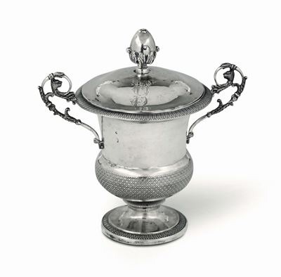 Zuccheriera in Argento Sbalzato e Cesellato, Genova, 1840, Marchio di Garanzia e Dell'argentiere ...