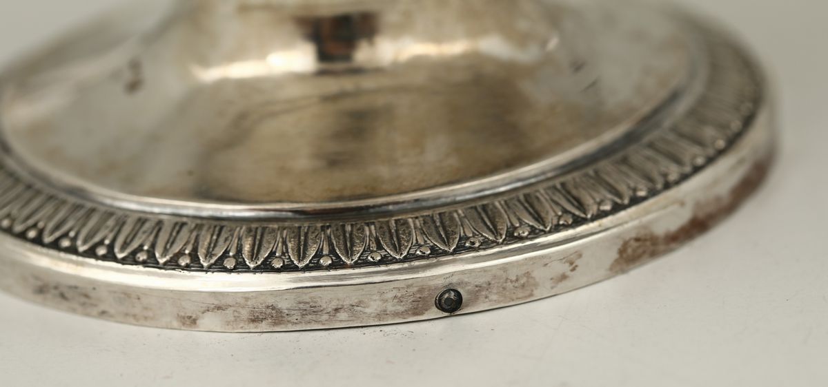 Zuccheriera in Argento Sbalzato e Cesellato, Genova, 1840, Marchio di Garanzia e Dell'argentiere ...