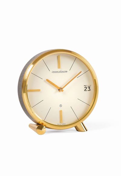 Jaeger Lecoultre, Orologio da Scrivania, in Ottone Dorato con Datario e Riserva di Carica. Realiz...