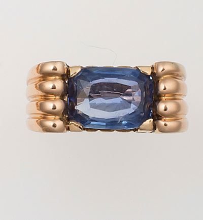 Anello con Zaffiro di Ct 5,60