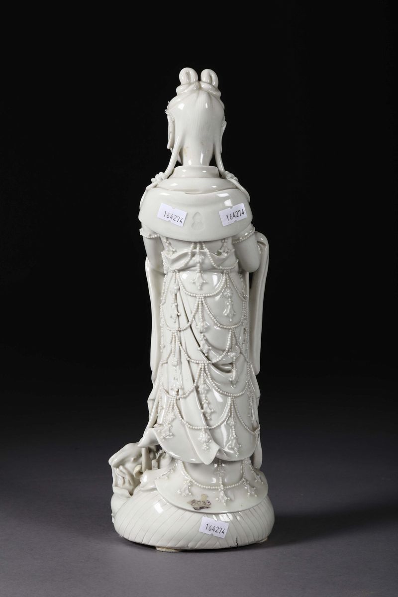 Guanyin in Porcellana Blanc De Chine, Cina, Periodo Kangxi XVIII Secolo