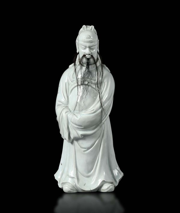 Figura di dignitario in porcellana Blanc de Chine, Cina, Dinastia Qing, XIX secolo