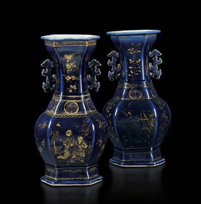 Coppia di Grandi Vasi in Porcellana Blu e Oro Esagonali, Cina Dinastia Qing XVIII Secolo
