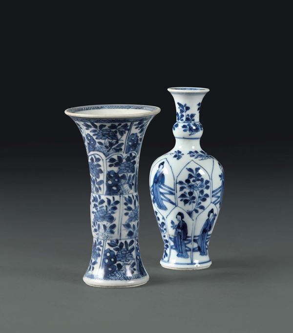 Vaso a tromba e vasetto bianco e blu, Cina dinastia Qing XVIII secolo