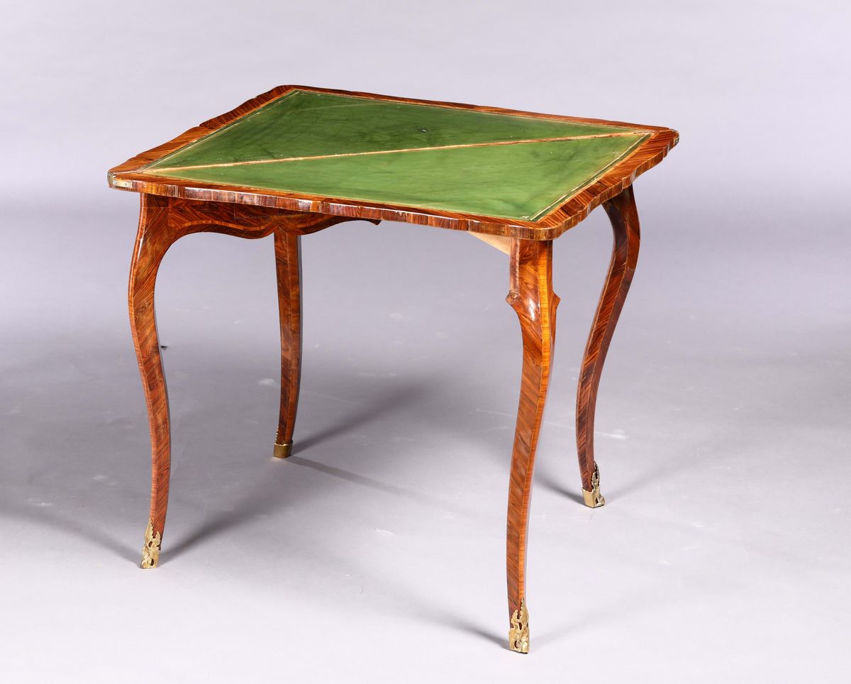 Tavolino da Gioco Luigi XV a Triangolo Apribile, Genova 1760-65 Ca.