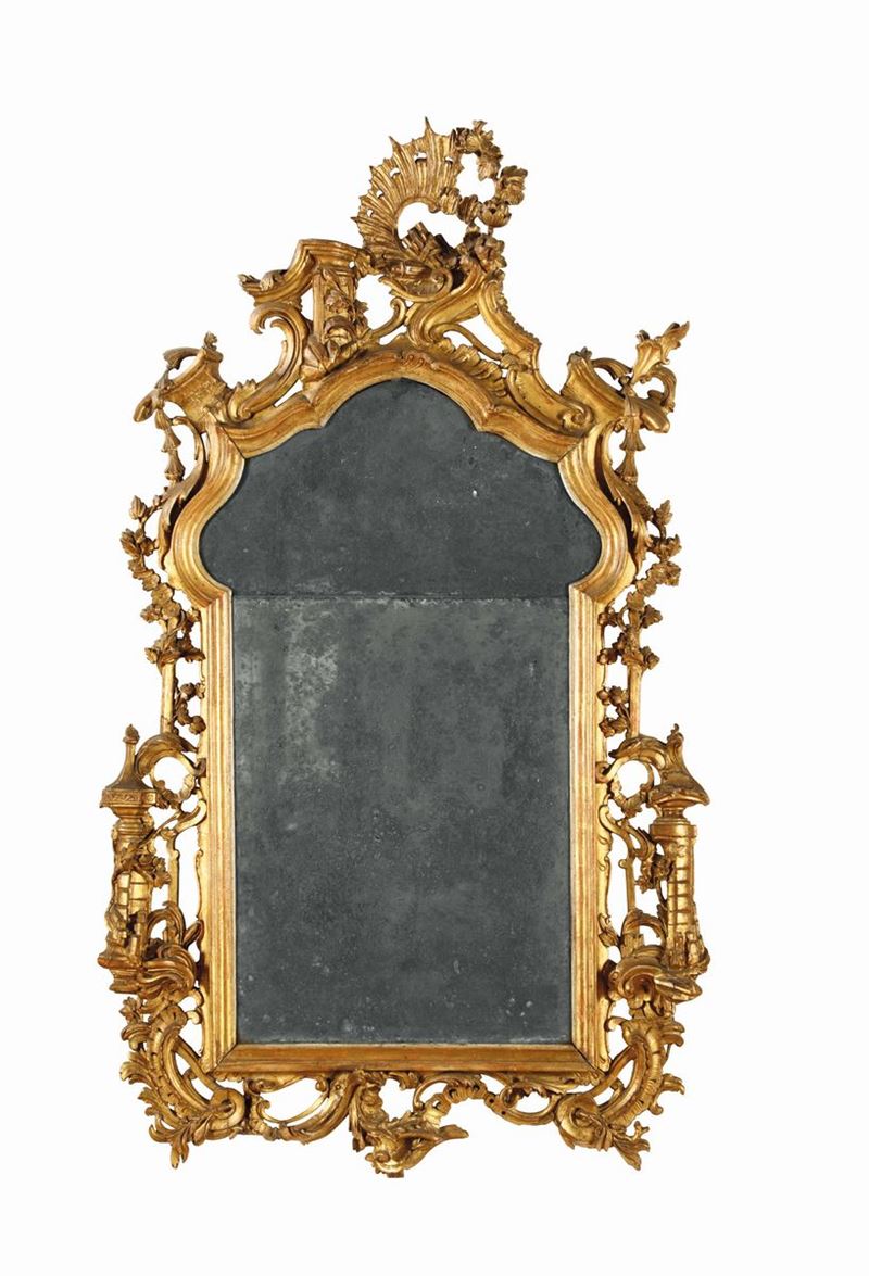 A Louis XV mirror in carved and gilt wood, Venice, half of the 18th century  - Auction Taste, Furniture and Residences, An Italian Collection - Cambi Casa d'Aste