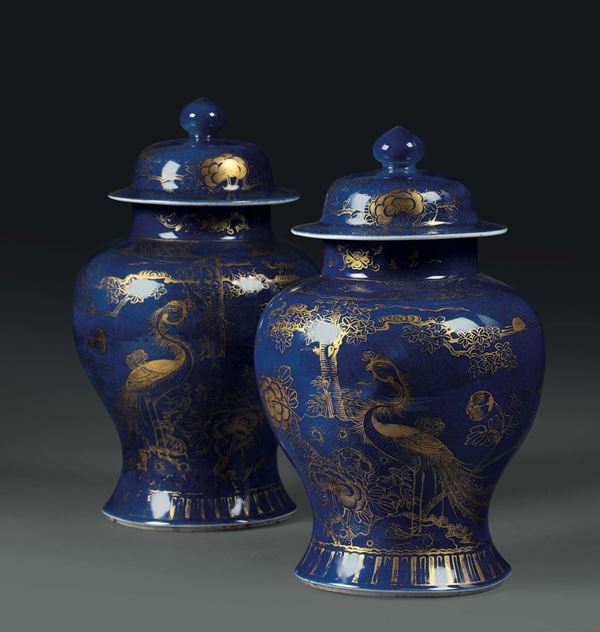 Coppia di potiche in porcellana blu e oro, Dinastia Qing, Cina XVIII secolo