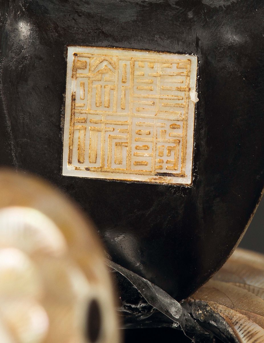 Coppia di Anatre in Legno con Intarsi in Madreperla e Avorio, Cina, Dinastia Qing, XIX Secolo