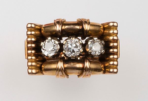 Anello con tre diamanti di vecchio taglio