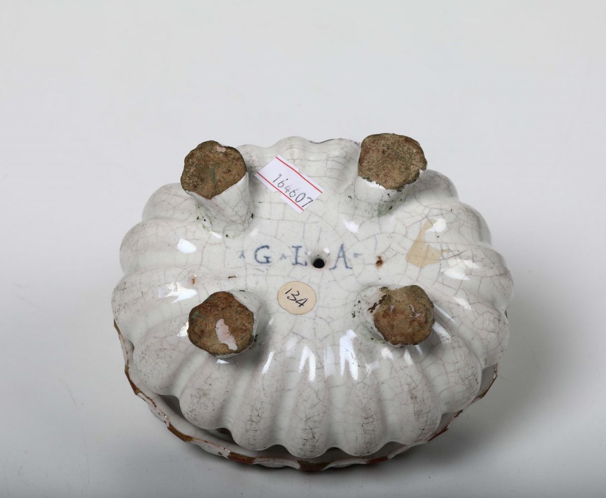 Saliera Deruta , Bottega della Seconda Metà del XVI Secolo