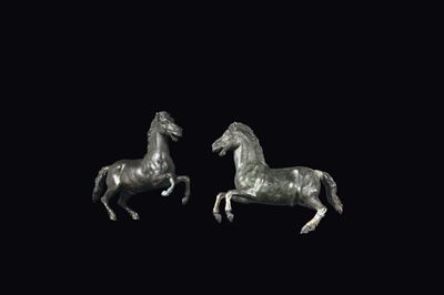 Coppia di Cavalli Rampanti in Bronzo Fuso e Cesellato. Fonditore Italiano Barocco del XVII-XVIII ...