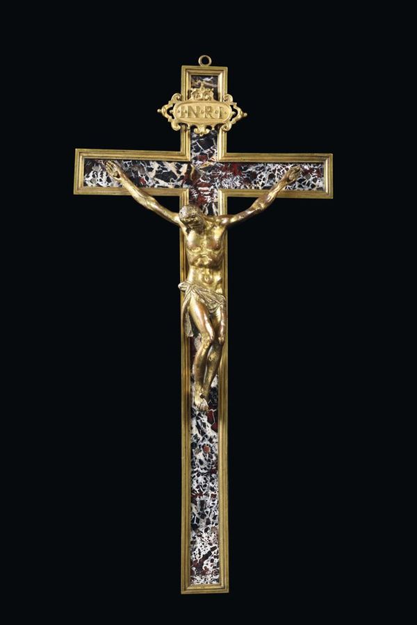 Crocifisso in bronzo fuso, cesellato, dorato e diaspro di Sicilia. Roma seconda metà del XVI secolo.  [..]