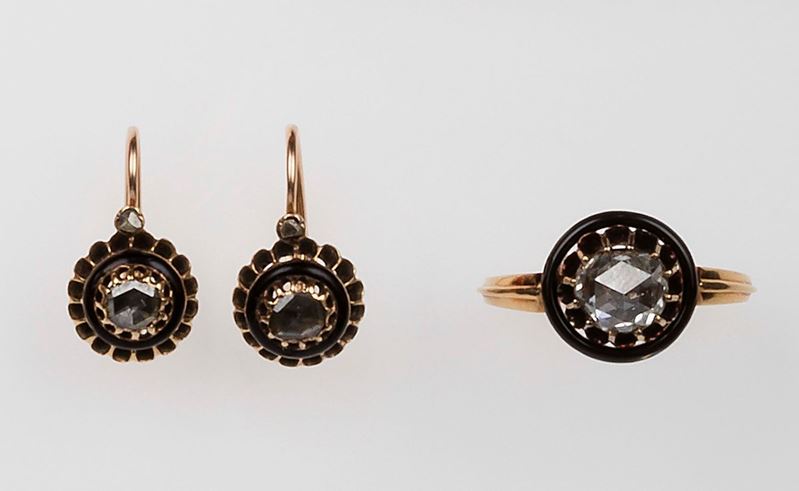 Demi-parure composta da anello ed orecchini con smalto nero e rose di diamanti  - Asta Fine Jewels - II - Cambi Casa d'Aste