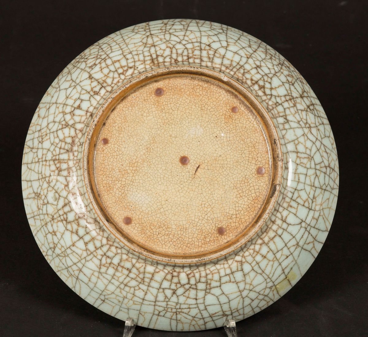 Piatto in Porcellana Craquelè, Cina, Dinastia Qing, Epoca Qianlong (1736-1795)