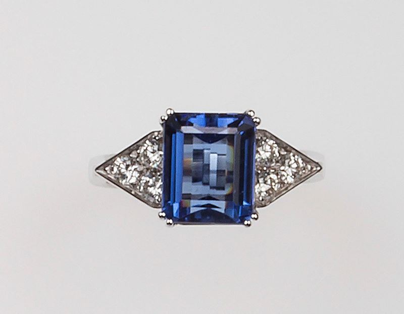 Anello con berillo blu e diamanti  - Asta Fine Jewels - II - Cambi Casa d'Aste