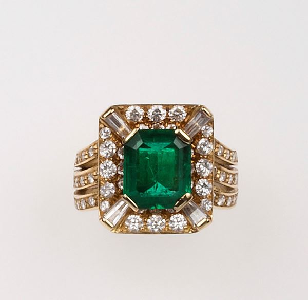 Anello con smeraldo Colombia e diamanti