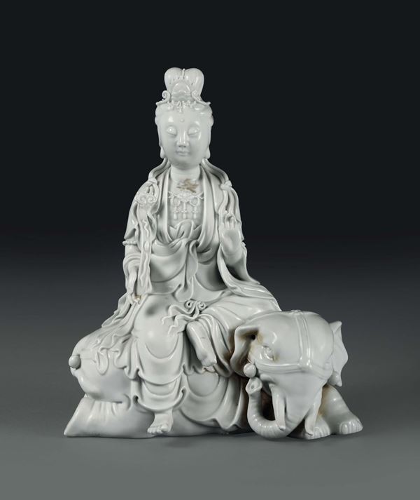 Guanyin seduta su elefante in porcellana Blanc de Chine, Cina, Dinastia Qing, XIX secolo