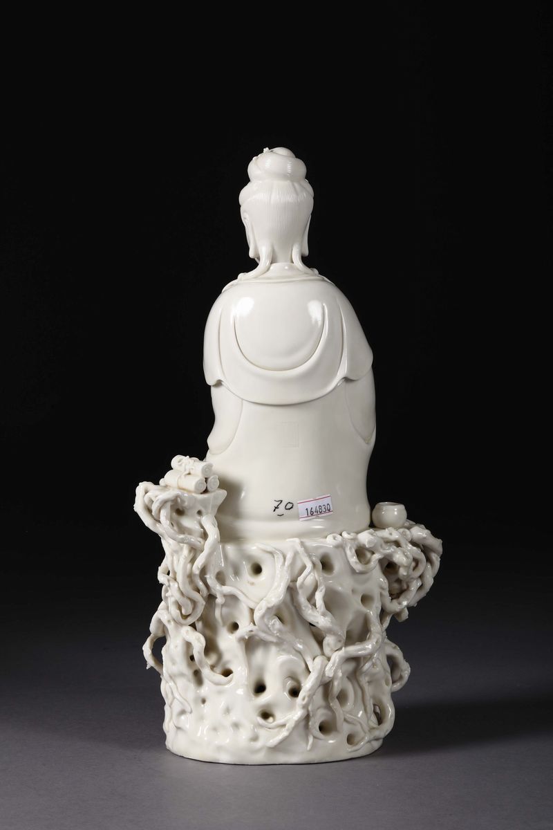 Guanyin su Radici in Porcellana Blanc De Chine, Cina, XX Secolo