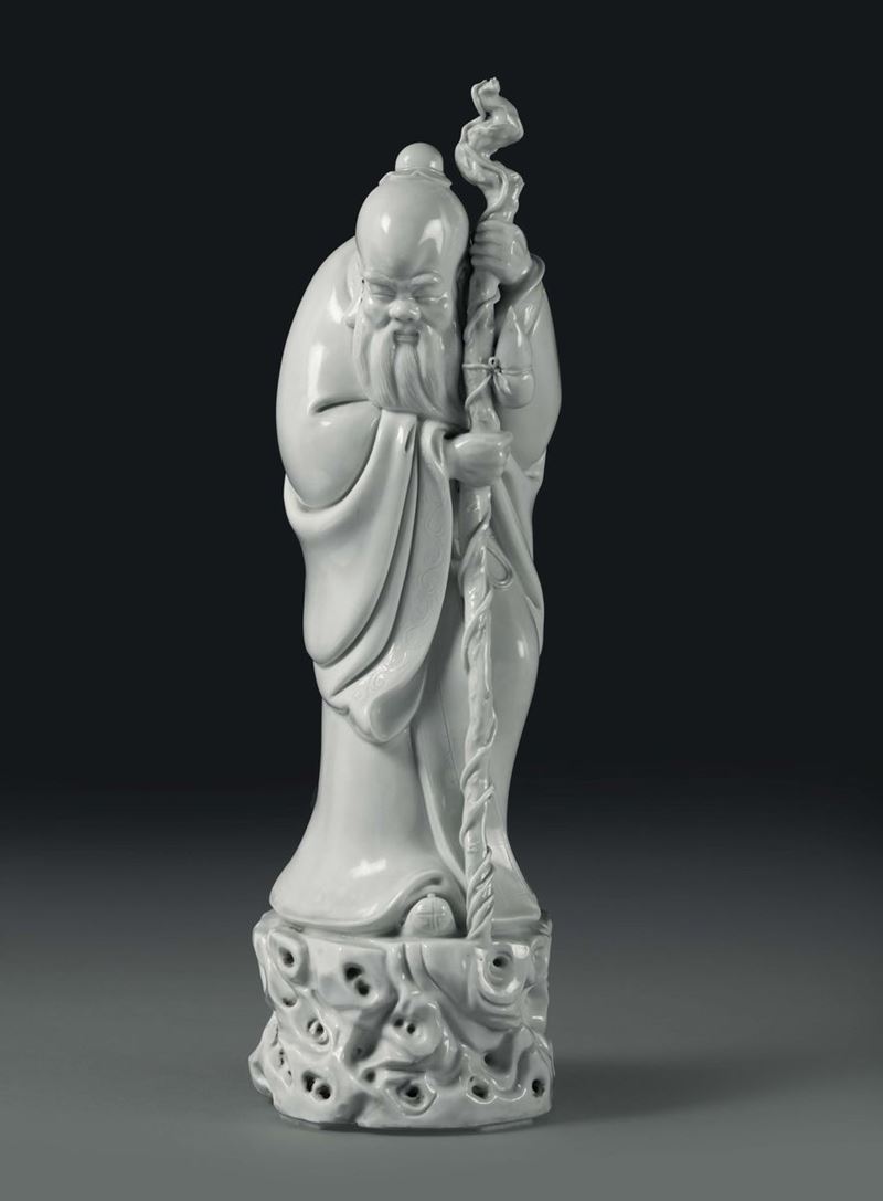 A wiseman in Blanc de Chine porcelain, China, 20th century  - Auction Taste, Furniture and Residences, An Italian Collection - Cambi Casa d'Aste