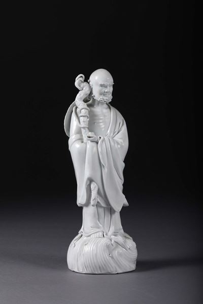 Saggio con Bastone in Porcellana Blanc De Chine, Cina, XX Secolo