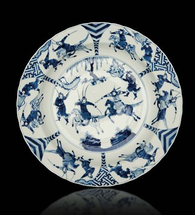 Piatto in Porcellana Bianca e Blu con Raffigurazione di Scena di Battaglia, Cina, Dinastia Qing, ...