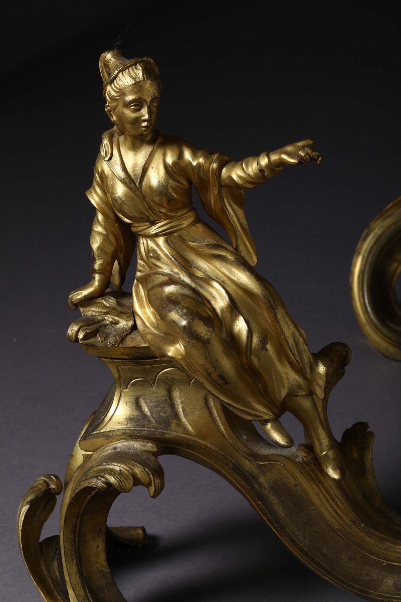 Coppia di Alari in Bronzo Dorato con Cinesini, Francia XVIII o XIX Secolo