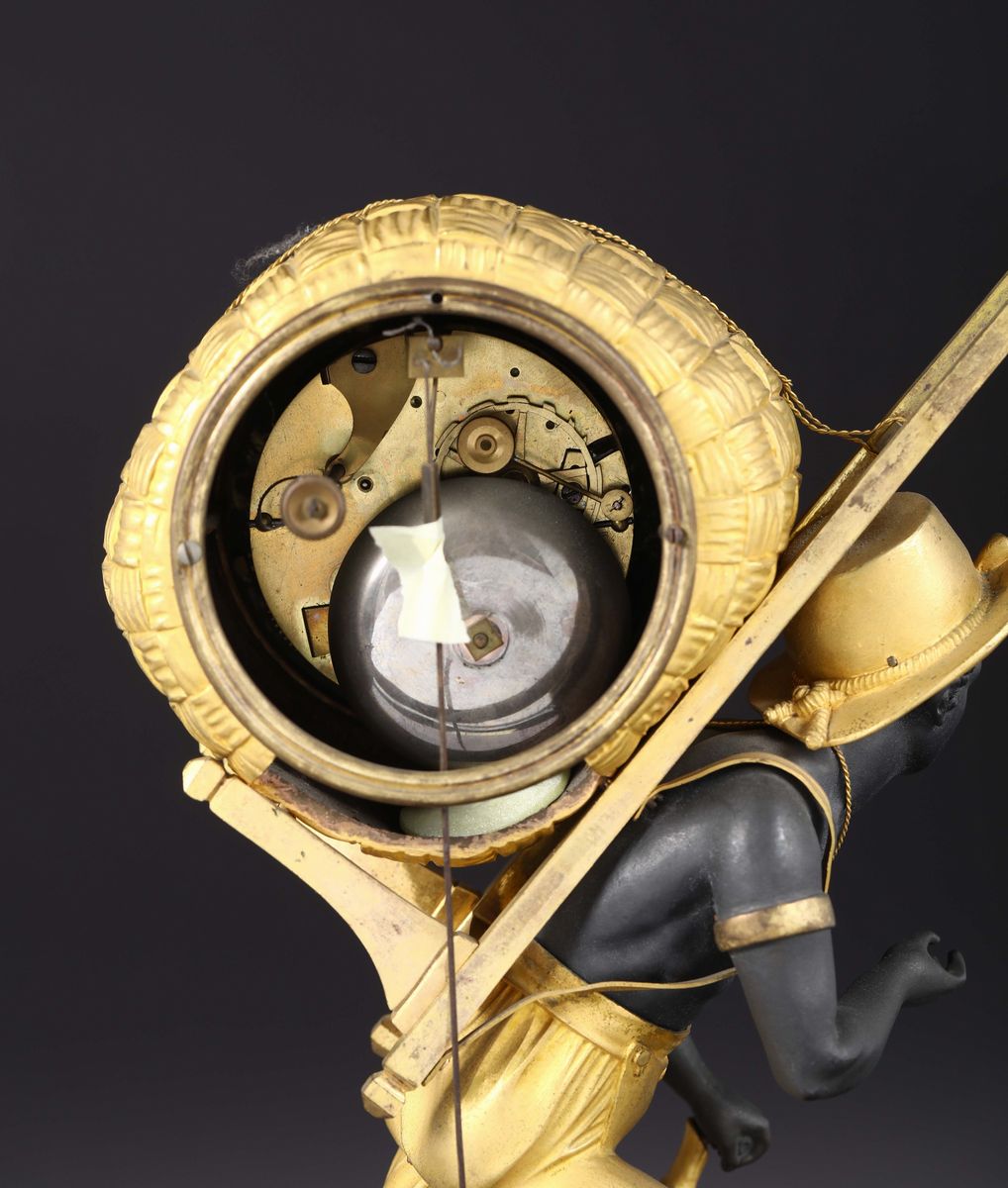Pendola da Tavolo con Moretto, Francia XIX Secolo