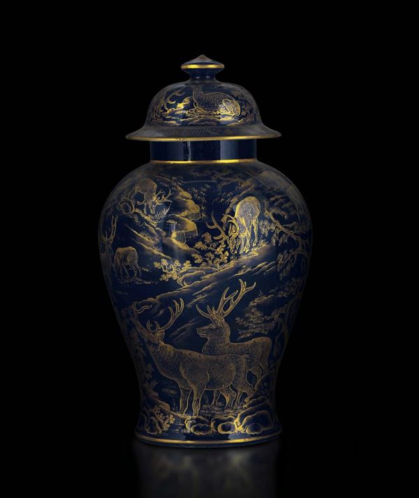 A large porcelain potiche with lid, China, Qing dynasty, 18th century
