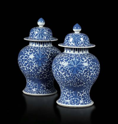 Coppia Potiches in Porcellana Bianca e Blu, Cina XX Secolo