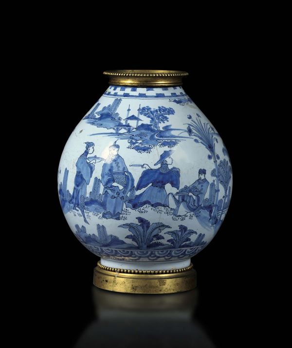 A vase in white and blue porcelain, China 19th century