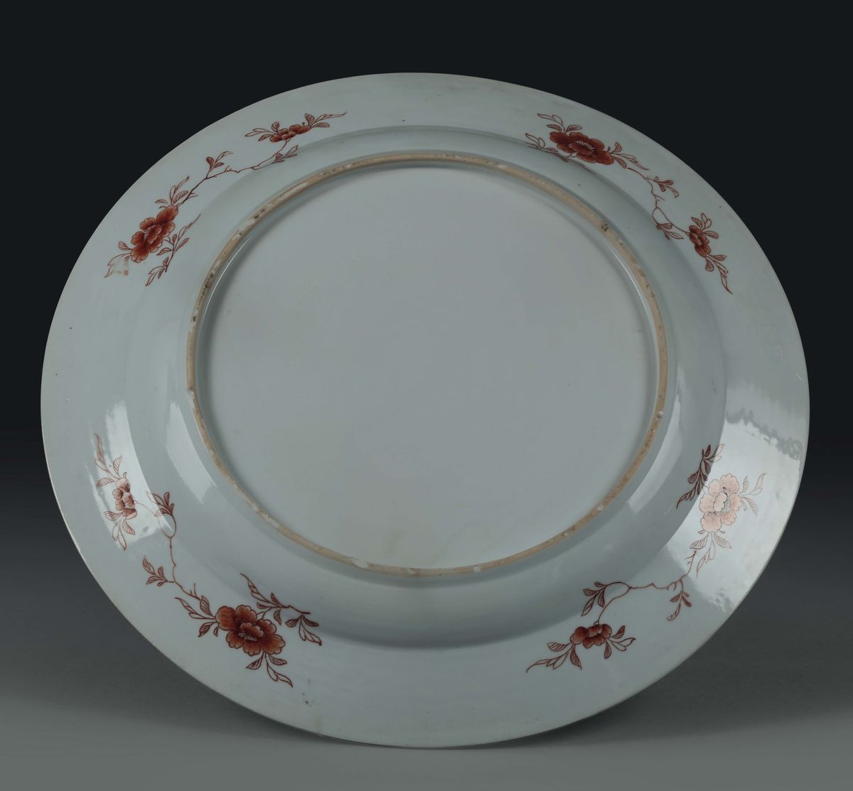 Piatto in Porcellana con Pavone, Cina Dinastia Qing, XVIII Secolo