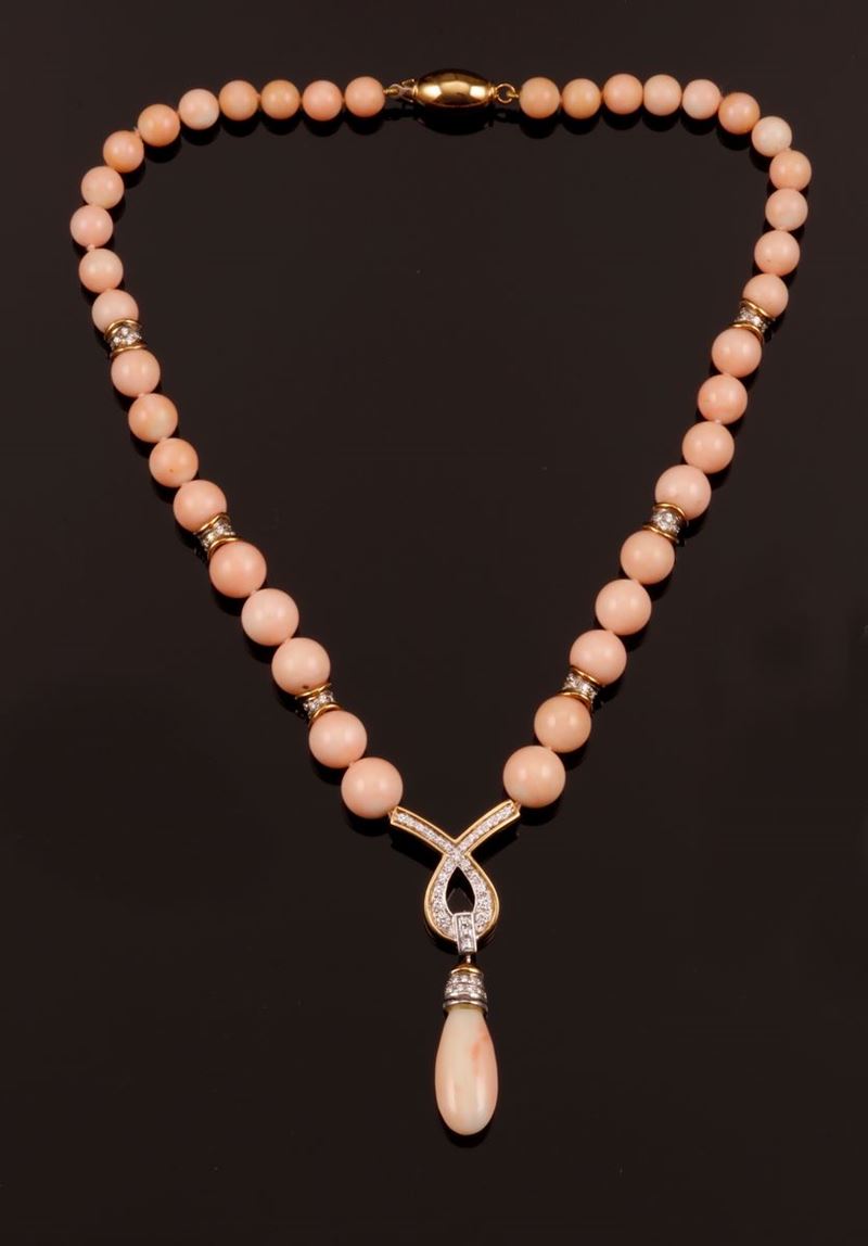 Coral beads and diamond necklace  - Auction Fine Jewels - II - Cambi Casa d'Aste