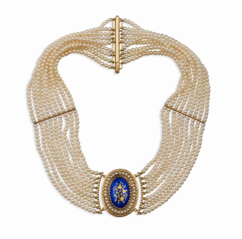 Girocollo con nove fili di perle coltivate con centro in smalto  - Asta Vintage, Gioielli e Bijoux - Cambi Casa d'Aste
