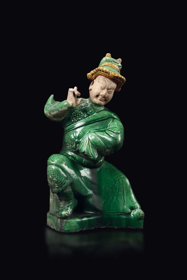 Figura di dignitario in grés a smalti Sancai, Cina, Dinastia Ming, XVII secolo