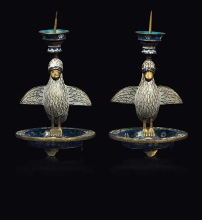 Coppia di Candelieri a Guisa di Volatli a Smalti Closionné, Cina, Dinastia Qing, XVIII Secolo