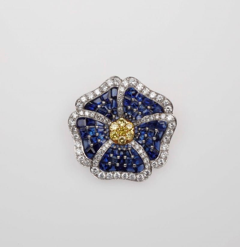Sapphire and diamond Flower brooch  - Auction Fine Jewels - II - Cambi Casa d'Aste