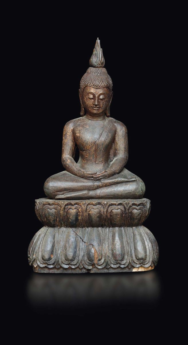 A wooden figure of seated Buddha, Cambodia, 17th century  - Auction Fine Chinese Works of Art - Cambi Casa d'Aste