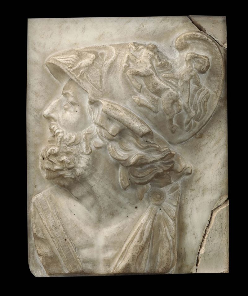 Profilo virile con elmo (Marte?) in marmo bianco. Scultore romano del XVII secolo  - Asta Scultura e Oggetti d'Arte - Cambi Casa d'Aste