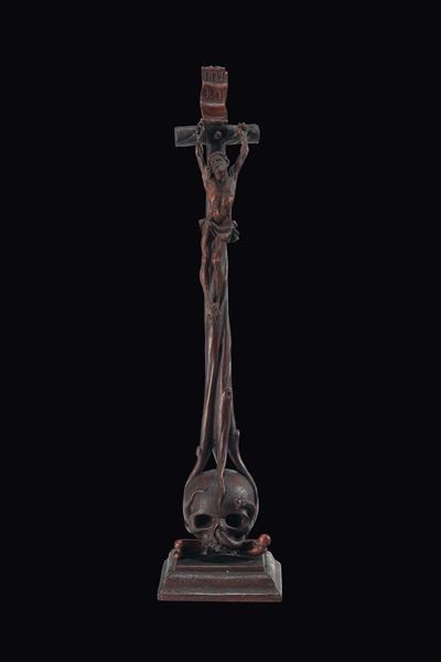 Crocifisso da Meditazione il Legno Scolpito e Laccato. Arte Tedesca del XVII Secolo