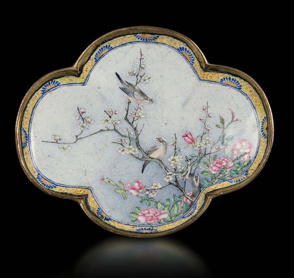 Piattino imperiale ovale lobato, Pechino, Cina, Dinastia Qing, marchio e del periodo Qianlong (1736-1 [..]