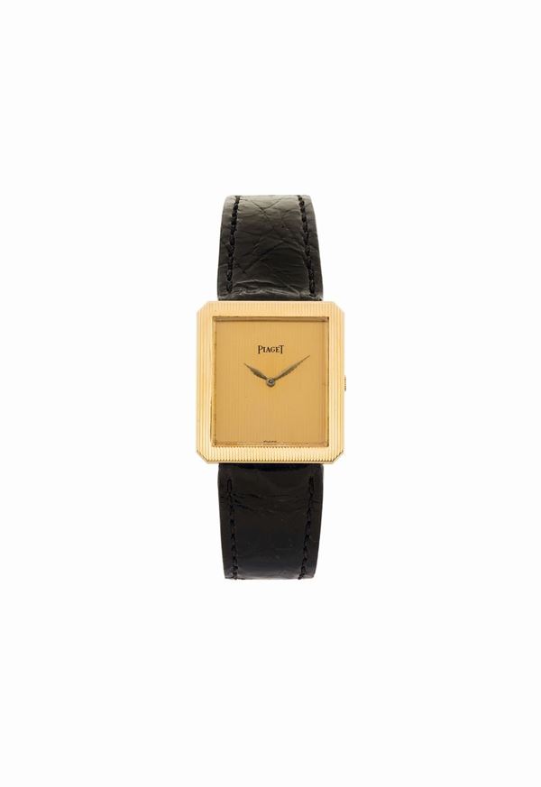 PIAGET, Ref. 9154, 18K yellow gold wristwatch with original gold plated buckle. Made circa 1960