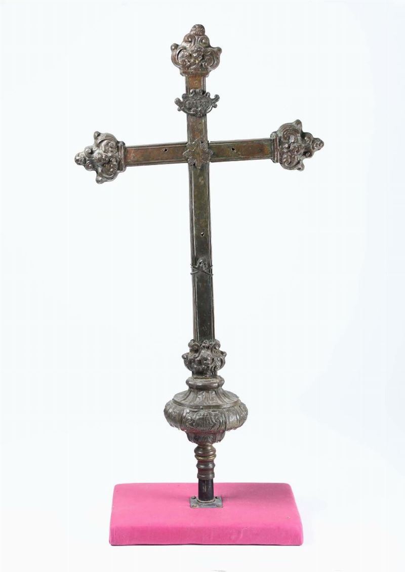 Croce in ottone, XVII-XVIII secolo  - Asta Asta a Tempo Scultura - Cambi Casa d'Aste