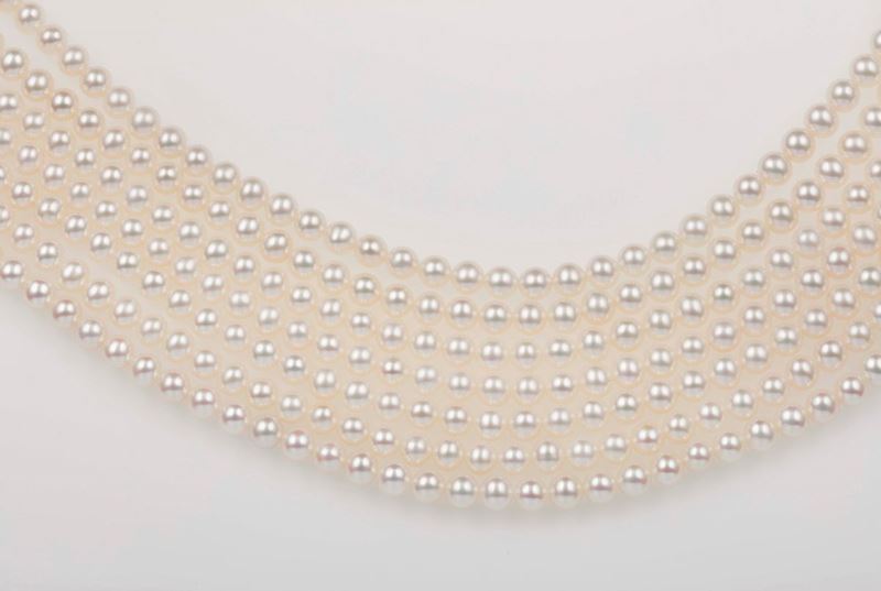 Lot consisting of 6 rows of cultured pearls  - Auction Fine Jewels - II - Cambi Casa d'Aste